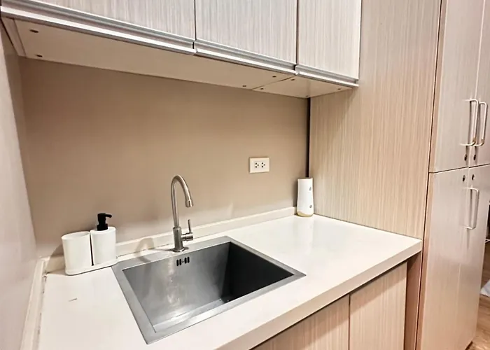 S&rs Place Space Taft Aparthotel Manila